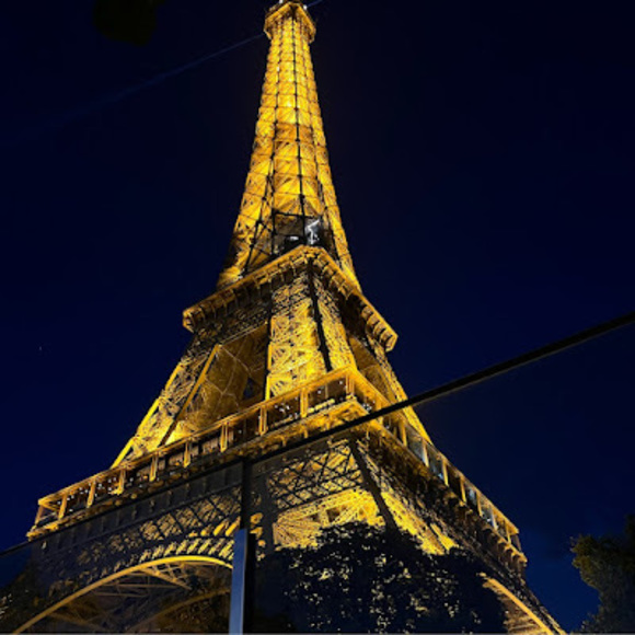 Meet your Posher, Fatima - Picture 1 of 1